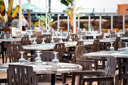 image Het restaurant van de camping opent zijn deuren