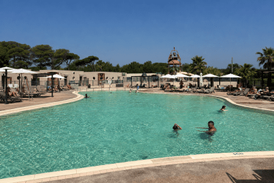 Beeld Juni op Camping Saint-Aygulf Plage: het zomerseizoen is in volle gang